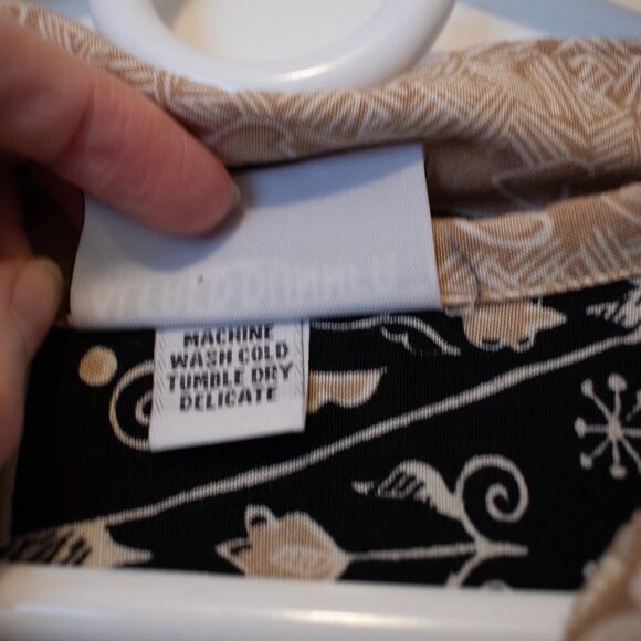 Mixed Pattern Patchwork Eclectic VTG 14 Top Tan Black Artsy Print | Soft Autumn - Picture 4 of 4